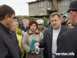 Жители поселка Первомайский вышли на массовый пикет. «Верните нам дорогу жизни»