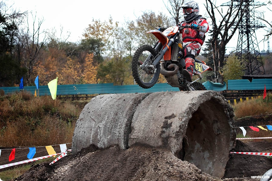 Победа в день рождения и вызов парням. На соревнованиях по мотокроссу бушевали страсти Победа в день рождения и вызов парням. На соревнованиях по мотокроссу бушевали страсти