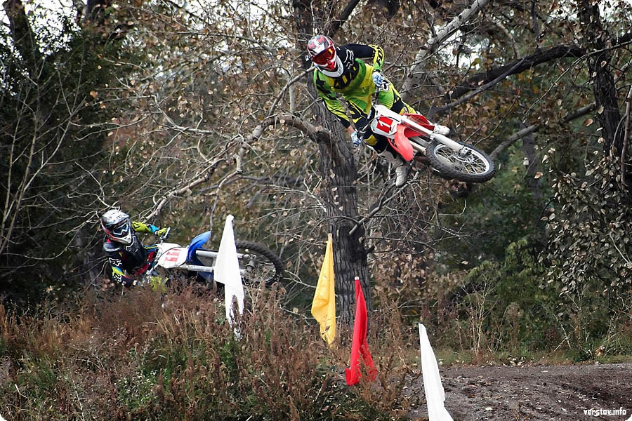 Победа в день рождения и вызов парням. На соревнованиях по мотокроссу бушевали страсти Победа в день рождения и вызов парням. На соревнованиях по мотокроссу бушевали страсти