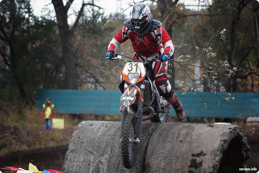 Победа в день рождения и вызов парням. На соревнованиях по мотокроссу бушевали страсти Победа в день рождения и вызов парням. На соревнованиях по мотокроссу бушевали страсти