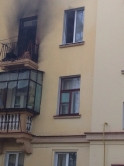 И даже котика спасли. Одиннадцать пожарных тушили квартиру на проспекте Ленина