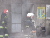 Люди просили о помощи. В Магнитке спасатели эвакуировали жильцов горевшего дома