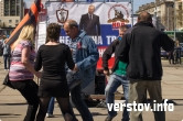 Путин, обаятельные девушки, собаки и трудящиеся. В Магнитогорске на первомайское шествие вышли 55 тысяч человек