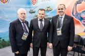 На фото слева направо: генеральный директор Союза предприятий оборонных отраслей промышленности Свердловской области Владимир Щелоков, председатель правления банка 