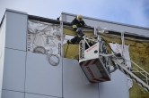 «Окалина попала на отделку фасада». В Челябинске загорелась ледовая арена, эвакуировано 90 человек