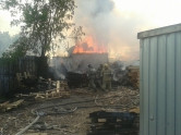 «Дым виден даже в новых районах!» В СНТ «Машиностроитель» случился крупный пожар