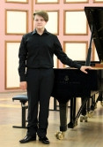 Он мечтал об этом с детства. Магнитогорский пианист завоевал награду Международного конкурса «Щелкунчик»