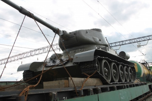 Москвича осудили за попытку вывезти из страны танк Т-34. Боевую машину задержали в Карталах