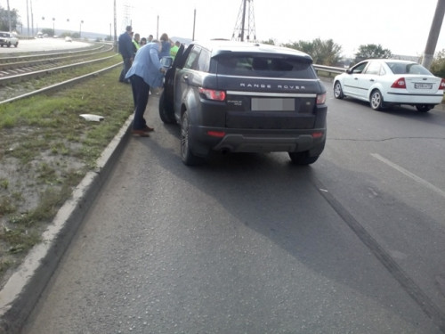 Два водителя успели остановиться, но… На Казачьей переправе «паровозиком» столкнулись 6 автомобилей