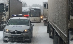 «Кошмар!» На трассе М-5 детей спасали из снежного плена