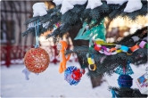 Праздник для всех! В разных уголках Магнитогорска появляются наряженные новогодние елки