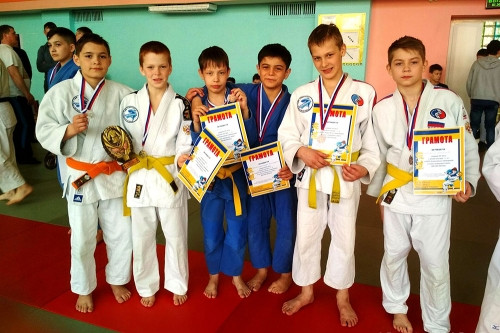 «Золото», «серебро», четыре «бронзы». Дзюдоисты из Магнитогорска завоевали медали на всероссийском турнире