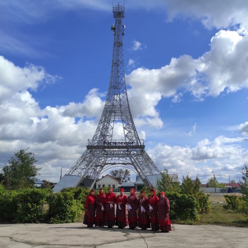 Привет Парижу из Парижа! «Ростелеком» объединил жителей России и Франции в день 30-летия мобильной связи