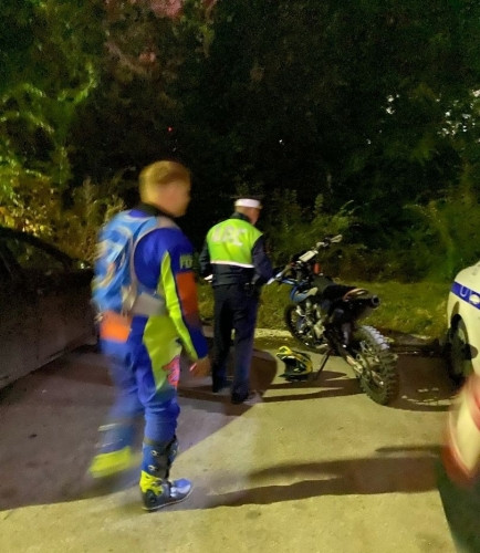 Полуночный гонщик. В Магнитогорске охранники и полицейские ловили мотоциклиста на больничной территории