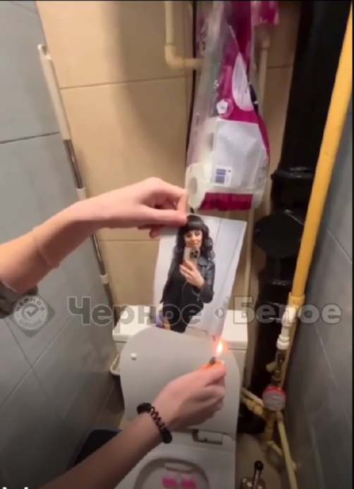 Home writing. Школа девочка видео. Девочки в школе. Дети за партой. Школа девочка видео.