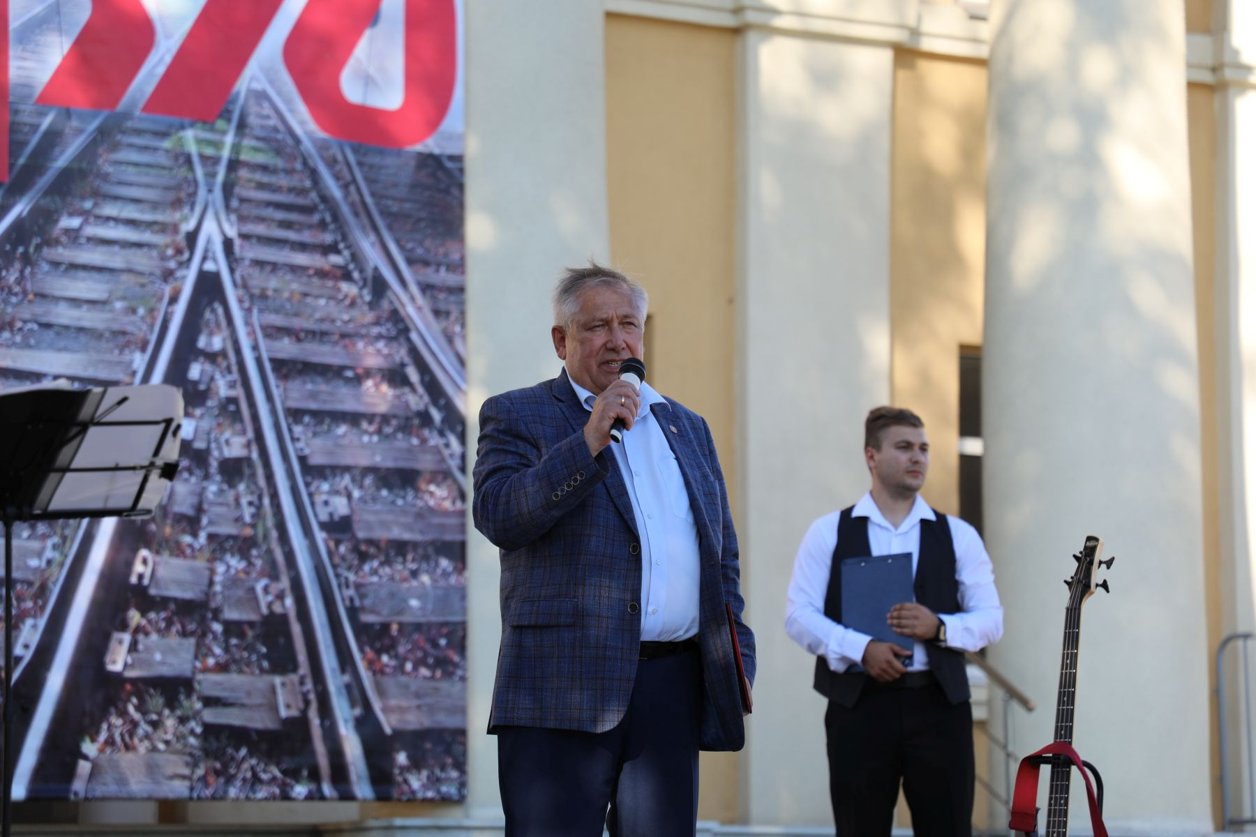 denyghd.jpg denyghd.jpg