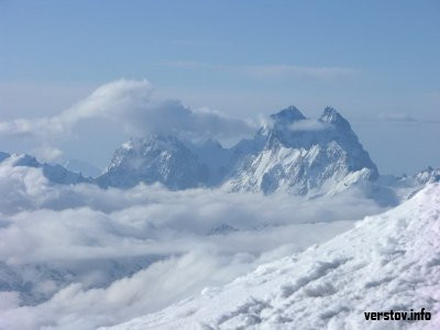 Группа магнитогорских альпинистов продолжает восхождение на Эльбрус