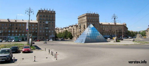 На площади Носова построят пирамиду