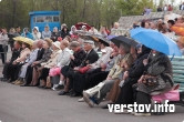Салют под песню «День Победы». Для наших ветеранов выступили сопрано и баритон из Петербурга