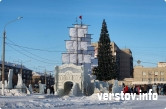 11-часовой праздничный марафон. У курантов пришвартовался ледяной парусник