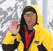 Большая потеря для российского ски-альпинизма. Вчера Магнитогорск простился с Иваном Галибузовым