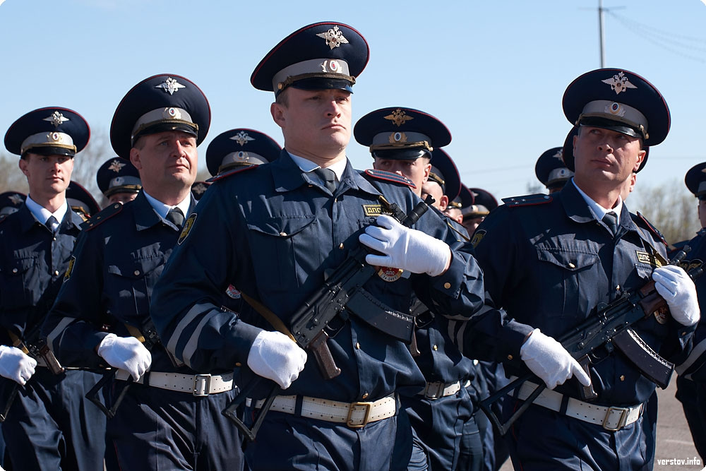 Полиции большие. Современная полиция России. Полиция честь.