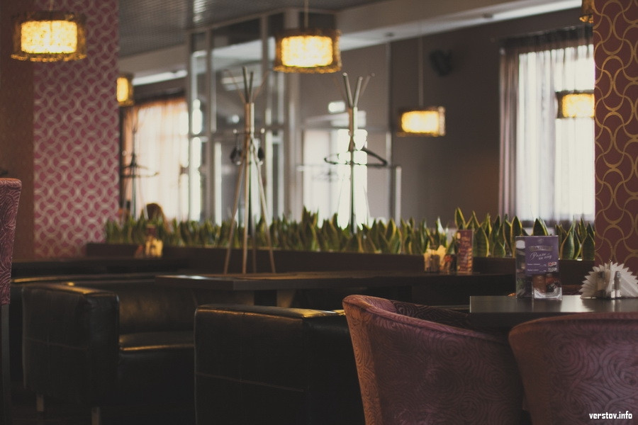 Alibi Lounge - Bar in Wells Avenue Neighborhood