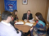 «При поддержке мэра». Единороссы отпраздновали день рождения партии чаепитием