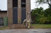 И газ, и дым, и дождь. Магнитогорские пожарные продемонстрировали свои мастерство и отвагу