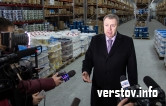 «Инициативным ребятам надо помогать!» Виталий Бахметьев вник в тонкости производства погрузчика и краски