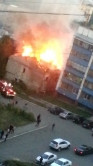 «Под пожарными ломались перекрытия». В Магнитогорске более двух часов сотрудники МЧС тушили заброшенное здание