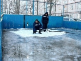 Новый год по-спортивному. АО «ЖРЭУ№2 г. Магнитогорска» готовит ледяные катки для детворы