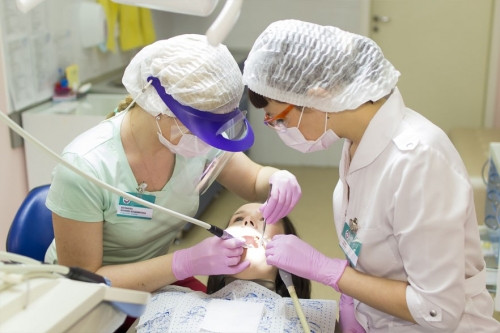 Профессиональная стоматология «НЭО» дарит акции каждый день!