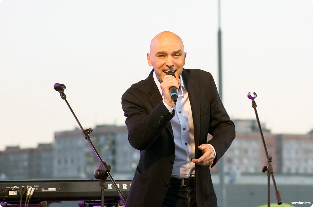 Андрей державин смак. Певец андрей державин. Певец андрей державин. Певец андрей державин. Державин композитор и певец.