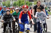 «Я буду долго гнать велосипед…». Около 3000 человек приняли участие в магнитогорском велопараде