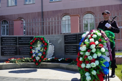 17 лет прошло! Полицейские Магнитки почтили память погибших в Чечне коллег