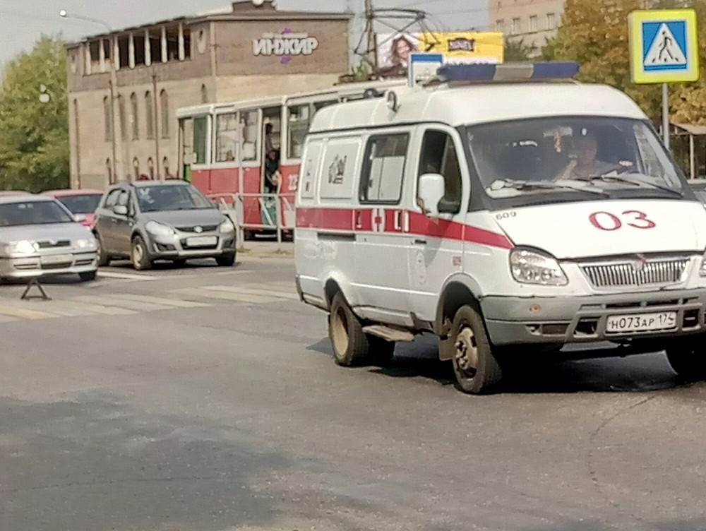 Скорая сбила. Вызов скорой Магнитогорск. Вызвать скорую в Магнитогорске.