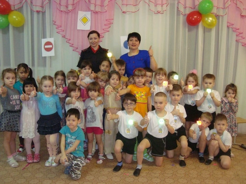 Дети «засветились»! Сотрудники городской ГИБДД пришли к детсадовцам
