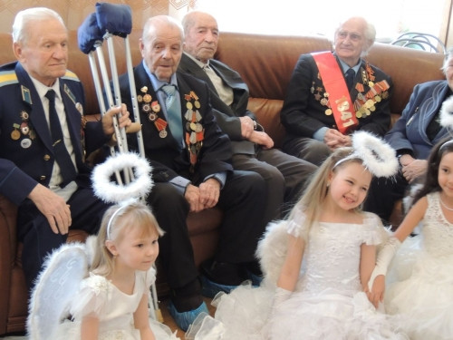 С праздником! В Орджоникидзевском районе отпраздновали 100-летний юбилей Вооруженных сил России