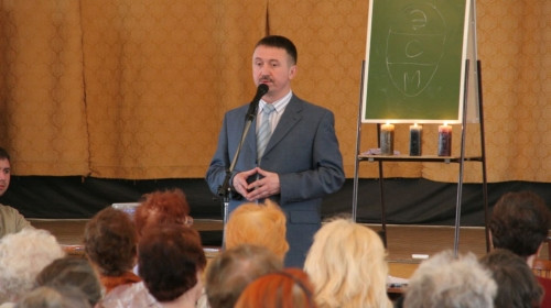 От лишнего веса и вредных привычек! Школа гипноза Александра Святова приглашает магнитогорцев на бесплатный семинар