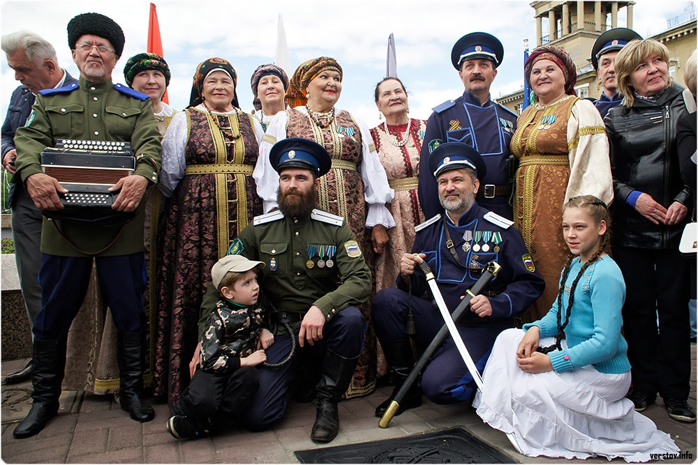 Коми-зыряне и коми-пермяки внешность. Реж памятники. Музей подарков сталину. Покажи уральцев. Покажи уральцев.