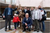 Подарок главы города к 45-летию. Возле театра «Буратино» поставили памятник деревянному мальчику