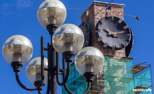 Куранты «оденут» в новый мрамор. Городские часы обещают «откапиталить» к концу сентября