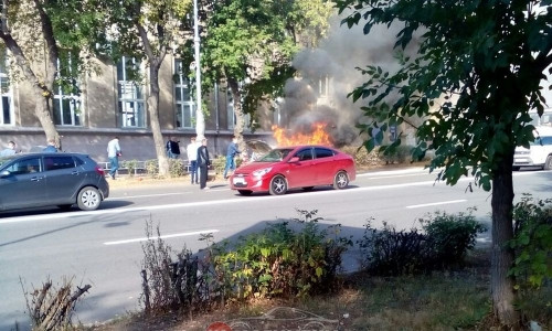 Техническая неисправность. В Магнитогорске утром горела «Дэу Нексия»