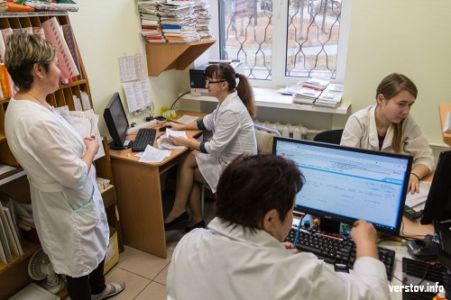 За четыре года в Магнитку перебрались 160 врачей. А на ремонты, транспорт и оборудование больниц потратили миллионы рублей