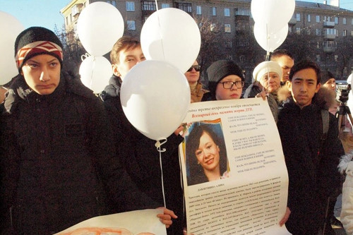 «Среди них есть наши сверстники». Школьники Магнитогорска почтили память жертв ДТП