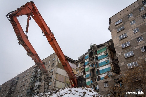 Колебания под контролем.  В Магнитке продолжается демонтаж двух подъездов дома № 164 на К. Маркса