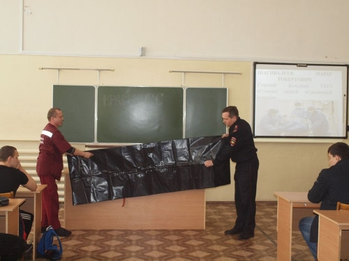 Краш-курс помогает достучаться до молодежи. Студентам рассказали и показали, к чему может привести нарушение ПДД Краш-курс помогает достучаться до молодежи. Студентам рассказали и показали, к чему может привести нарушение ПДД