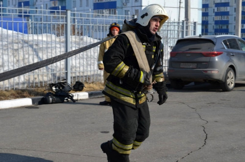 Спорт для настоящих пожарных. В Магнитогорске прошли соревнования по пожарному кроссфиту