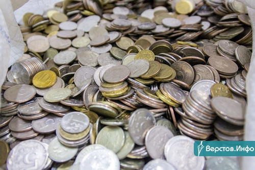Владелец часового салона выплатил клиенту почти 70 тысяч рублей мелочью. Получилось 65 килограммов денег!